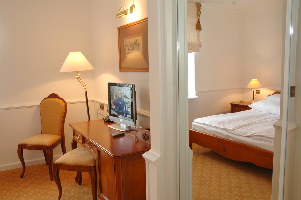 Hotel Szrenicowy Dwor Szklarska Poreba Bilik gambar